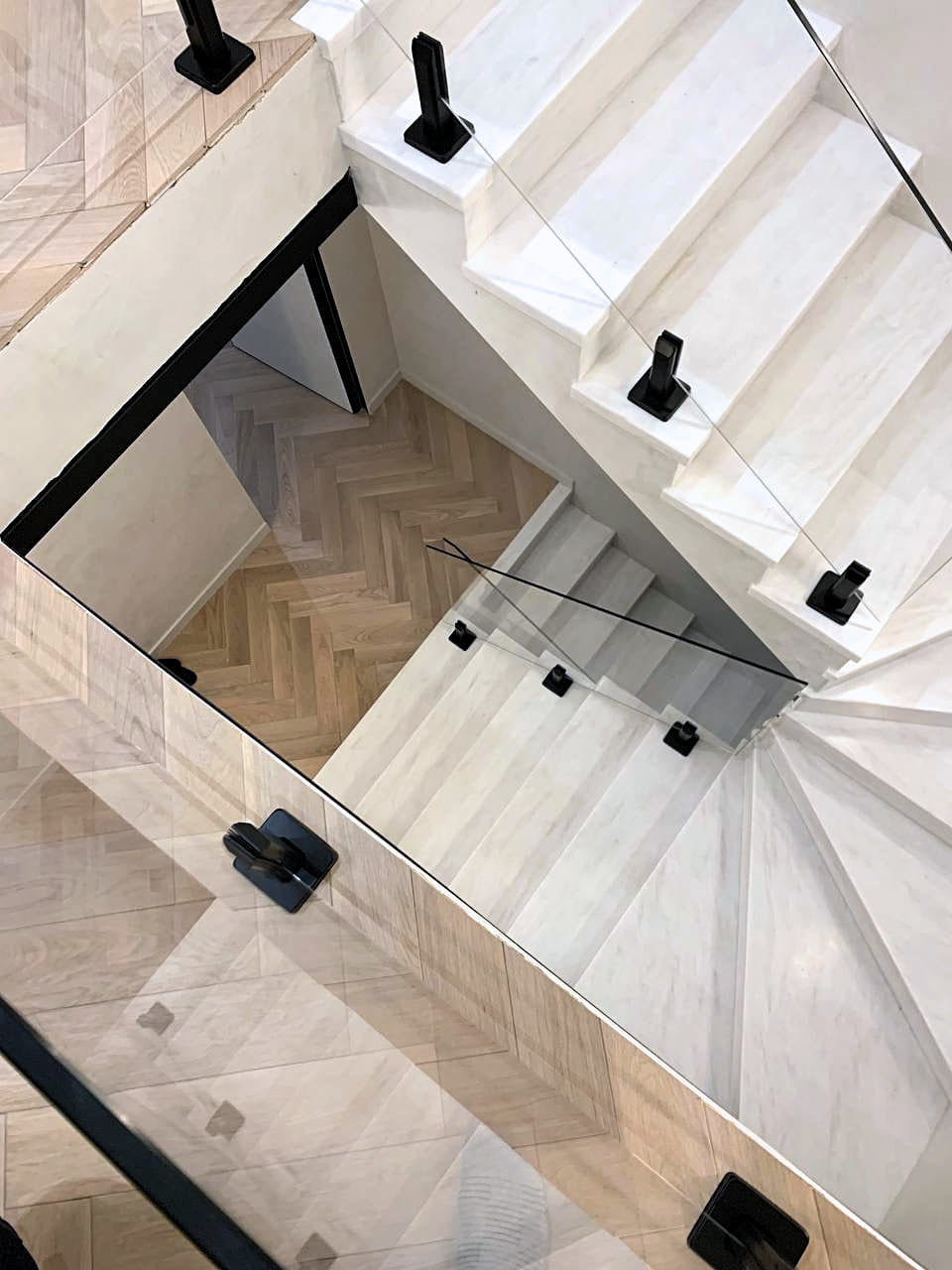 Ограждение лестницы на мини-стойках